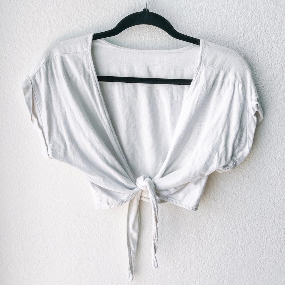 Low cut tie top